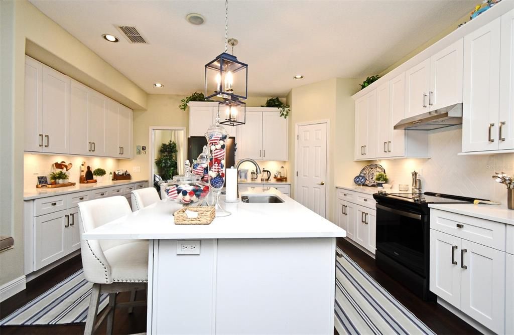 For Sale: $685,000 (5 beds, 3 baths, 2963 Square Feet)