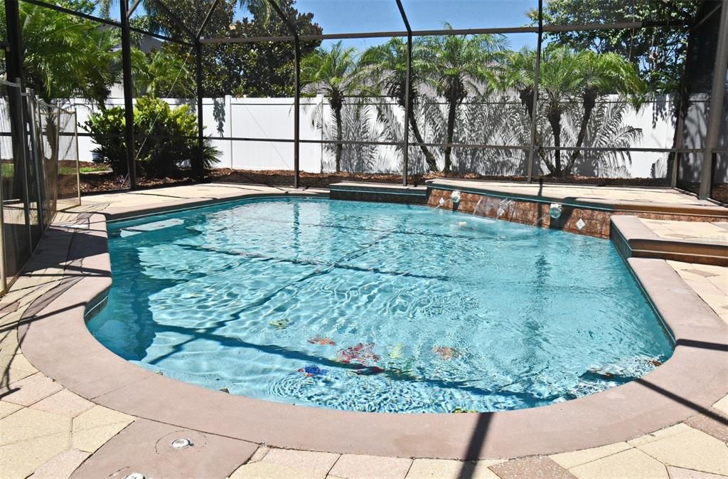 For Sale: $685,000 (5 beds, 3 baths, 2963 Square Feet)