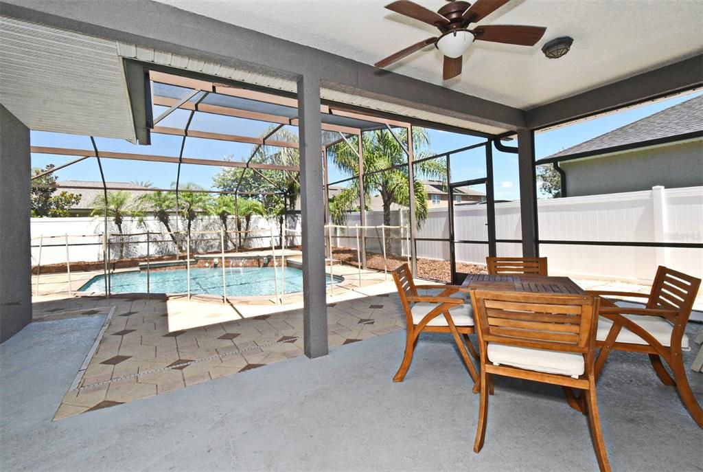 For Sale: $685,000 (5 beds, 3 baths, 2963 Square Feet)