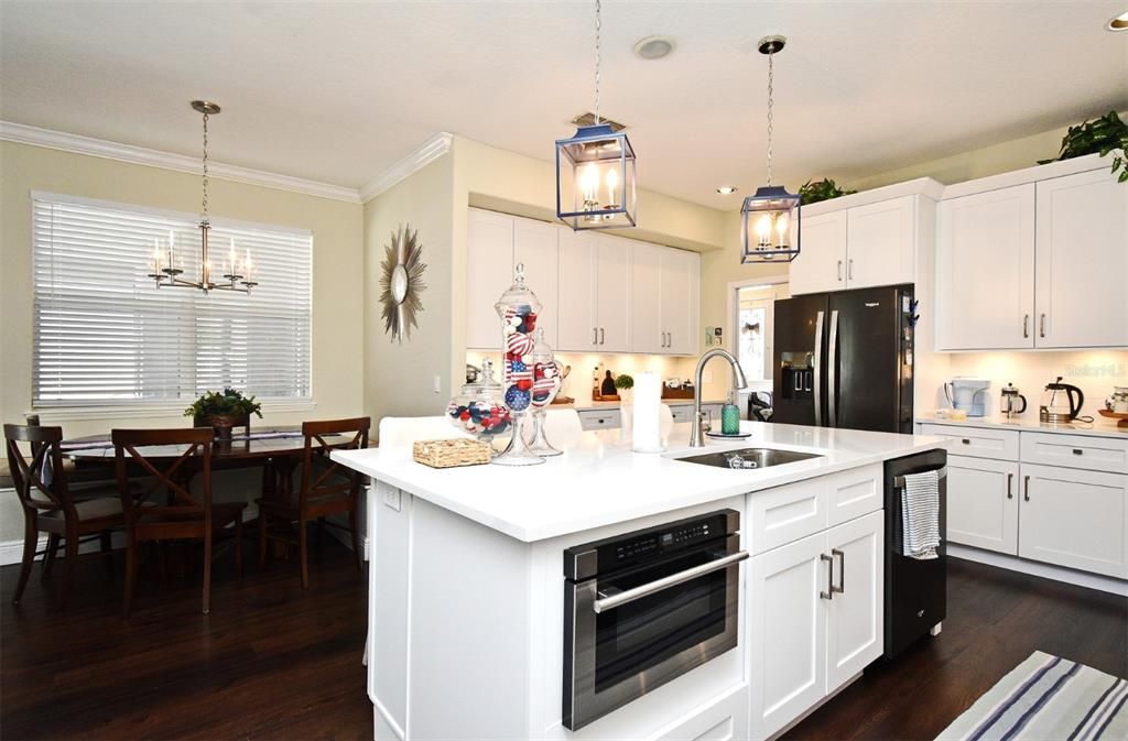 For Sale: $685,000 (5 beds, 3 baths, 2963 Square Feet)