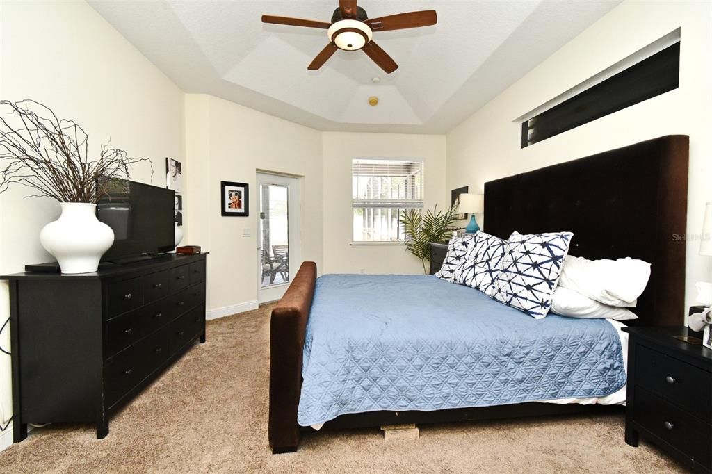 For Sale: $685,000 (5 beds, 3 baths, 2963 Square Feet)