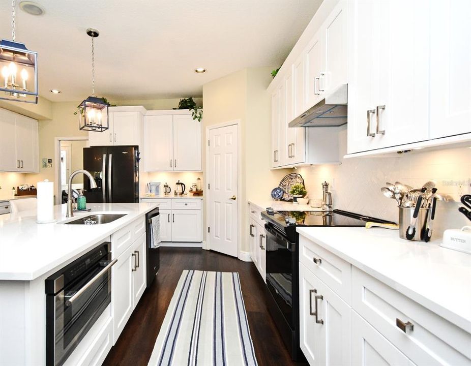 For Sale: $685,000 (5 beds, 3 baths, 2963 Square Feet)