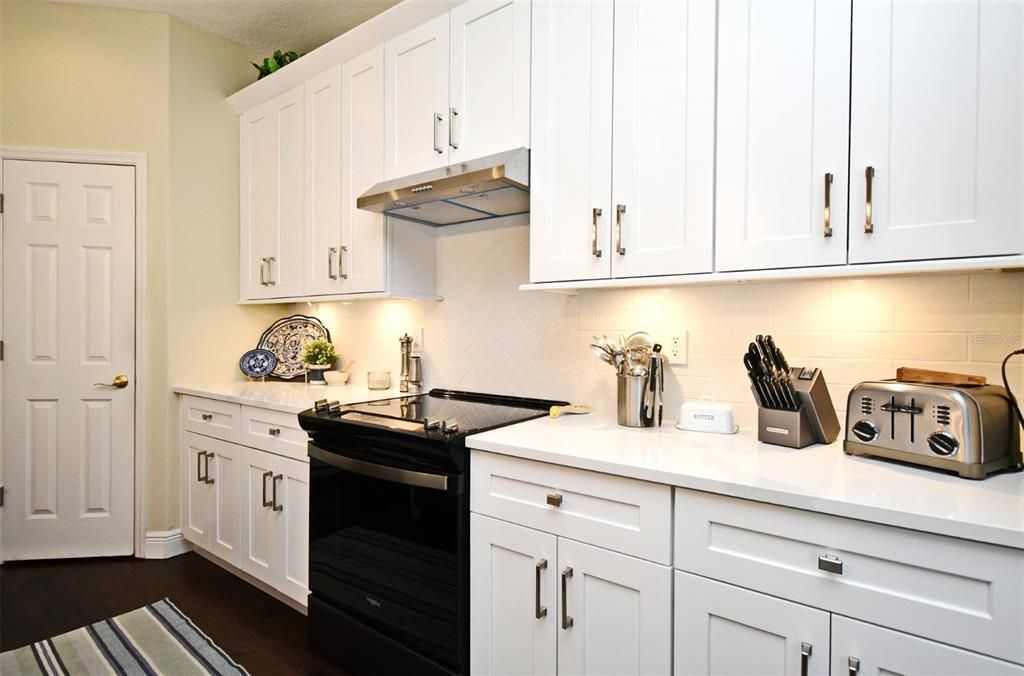 For Sale: $685,000 (5 beds, 3 baths, 2963 Square Feet)