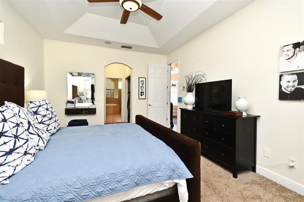 For Sale: $685,000 (5 beds, 3 baths, 2963 Square Feet)