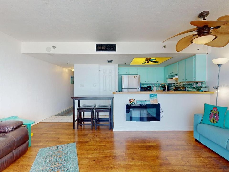 Activo con contrato: $325,000 (1 camas, 1 baños, 690 Pies cuadrados)