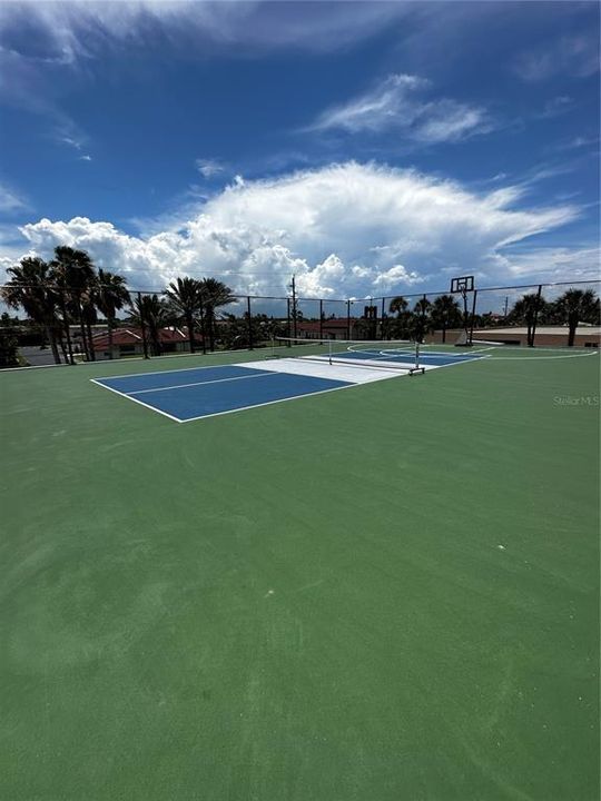 Activo con contrato: $325,000 (1 camas, 1 baños, 690 Pies cuadrados)