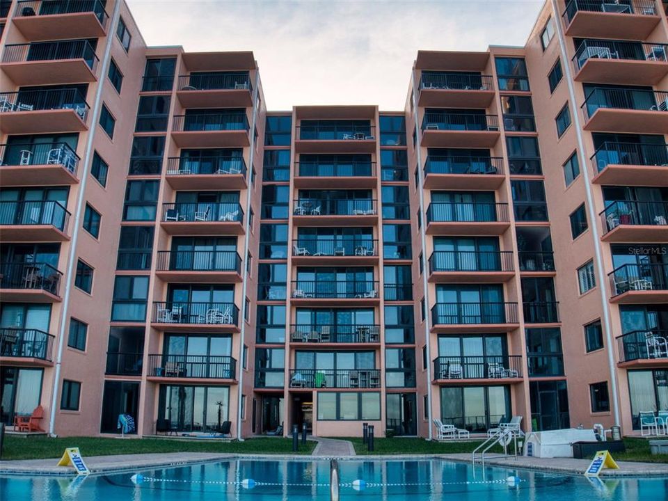 Activo con contrato: $325,000 (1 camas, 1 baños, 690 Pies cuadrados)