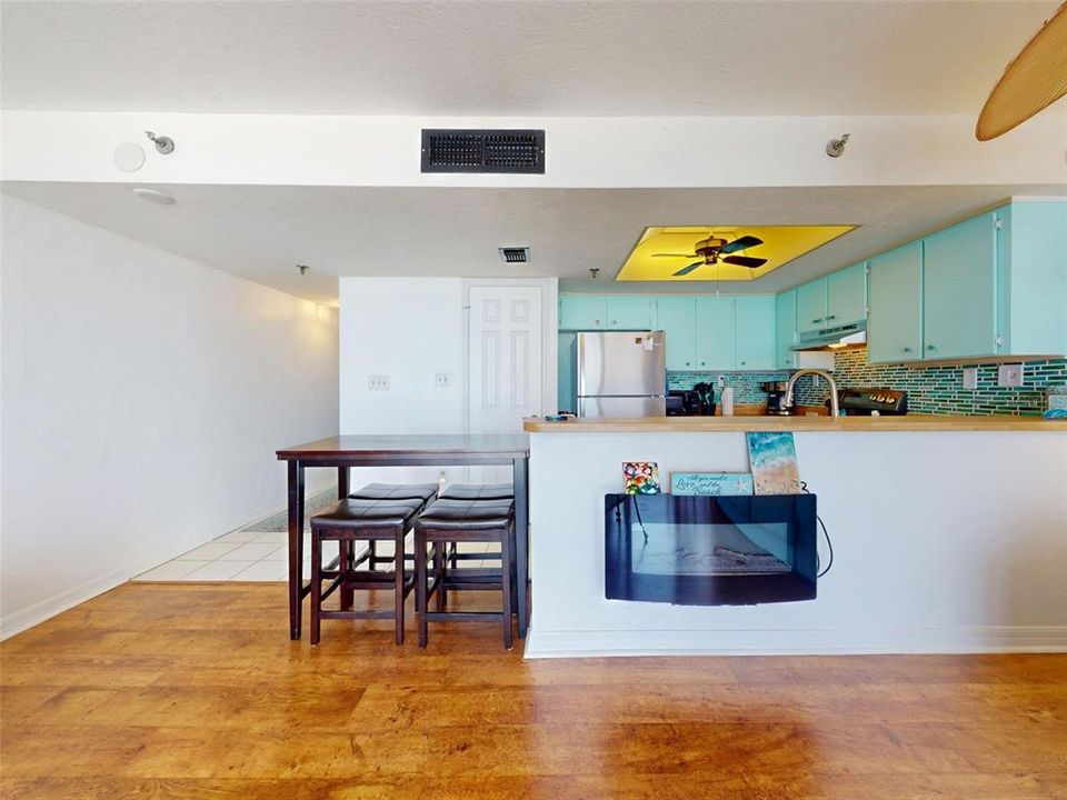 Activo con contrato: $325,000 (1 camas, 1 baños, 690 Pies cuadrados)