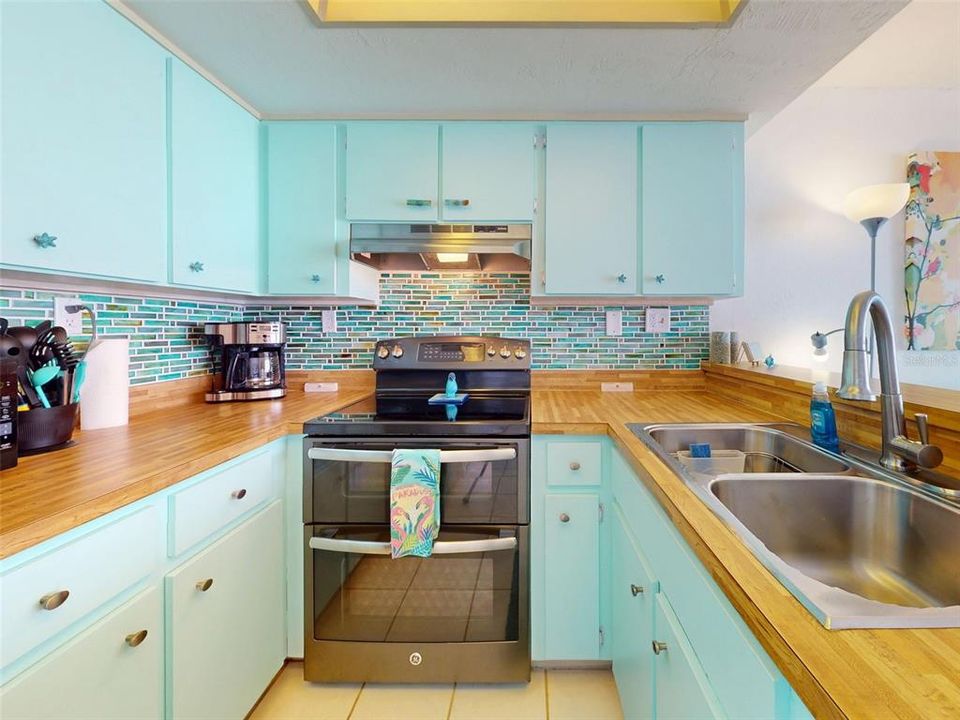 Activo con contrato: $325,000 (1 camas, 1 baños, 690 Pies cuadrados)