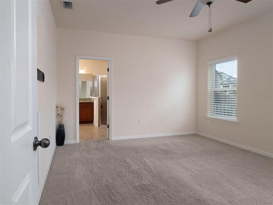 Под контрактом: $499,999 (4 спален, 3 ванн, 2862 Квадратных фут)