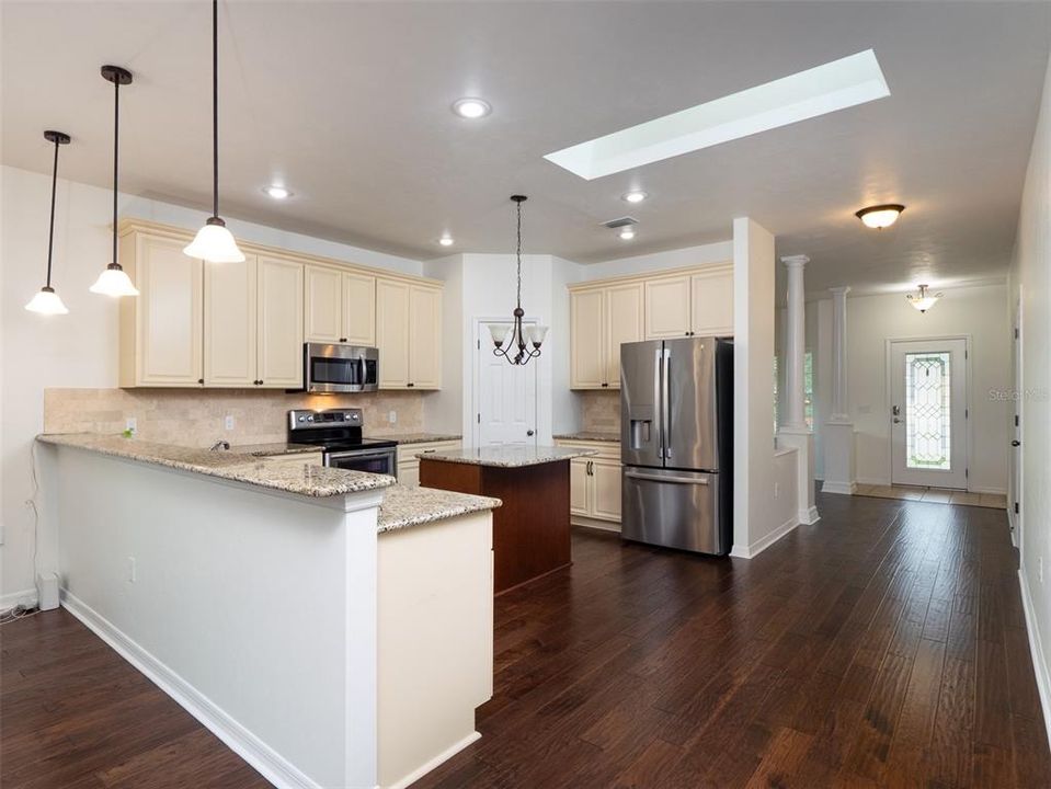 Под контрактом: $499,999 (4 спален, 3 ванн, 2862 Квадратных фут)