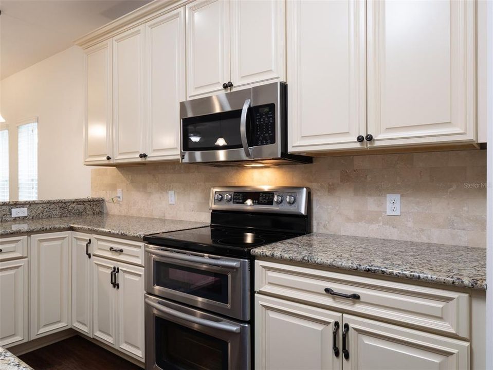 Под контрактом: $499,999 (4 спален, 3 ванн, 2862 Квадратных фут)