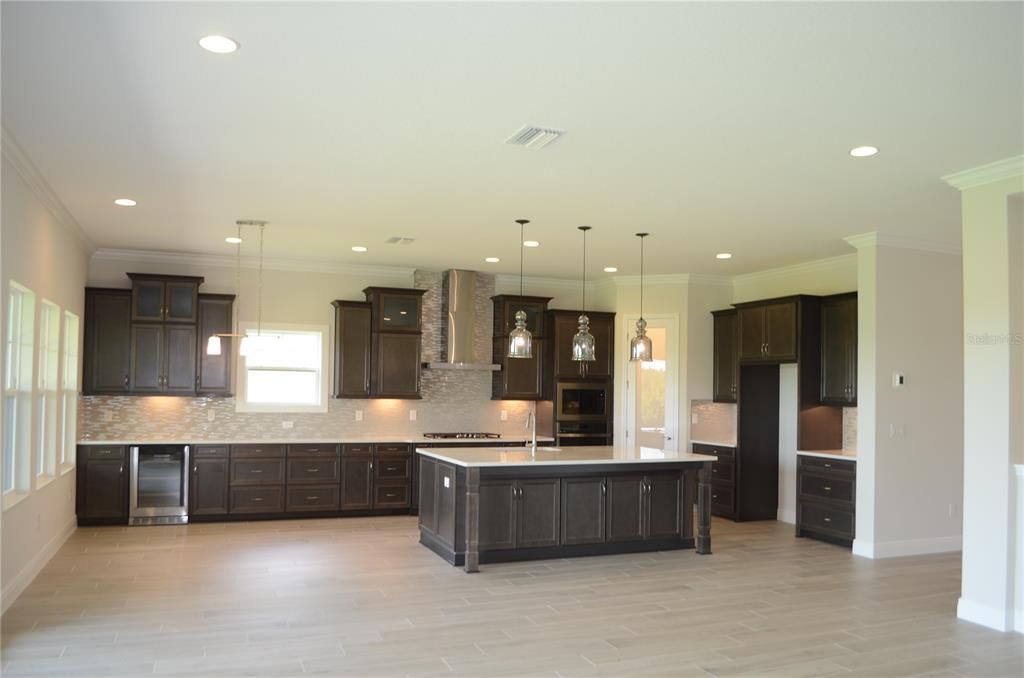 For Rent: $6,000 (5 beds, 4 baths, 4218 Square Feet)