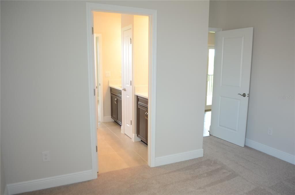 For Rent: $6,000 (5 beds, 4 baths, 4218 Square Feet)