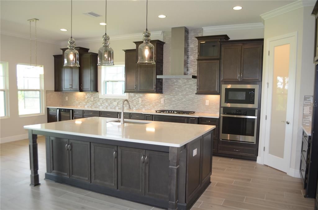 For Rent: $6,000 (5 beds, 4 baths, 4218 Square Feet)