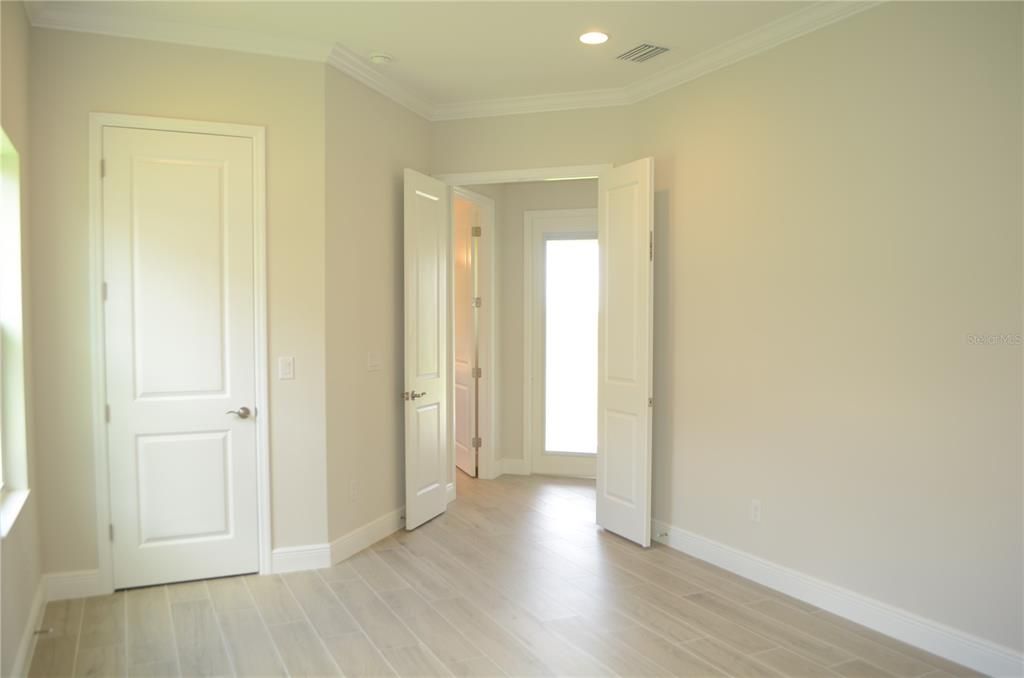 For Rent: $6,000 (5 beds, 4 baths, 4218 Square Feet)