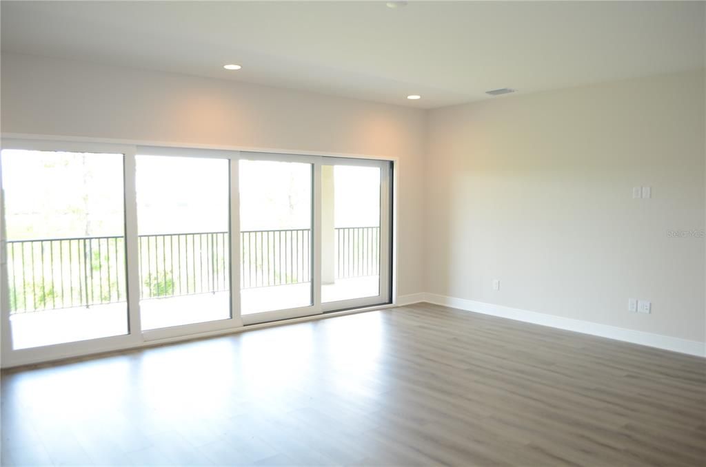 For Rent: $6,000 (5 beds, 4 baths, 4218 Square Feet)