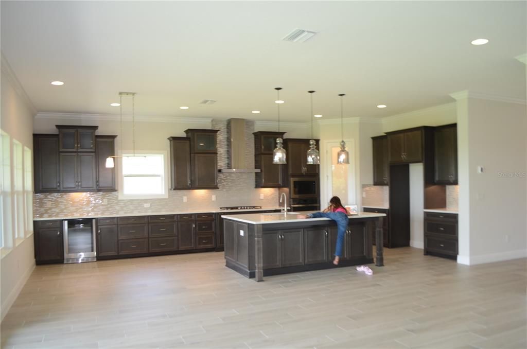 For Rent: $6,000 (5 beds, 4 baths, 4218 Square Feet)