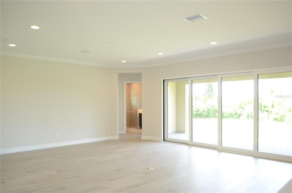 For Rent: $6,000 (5 beds, 4 baths, 4218 Square Feet)