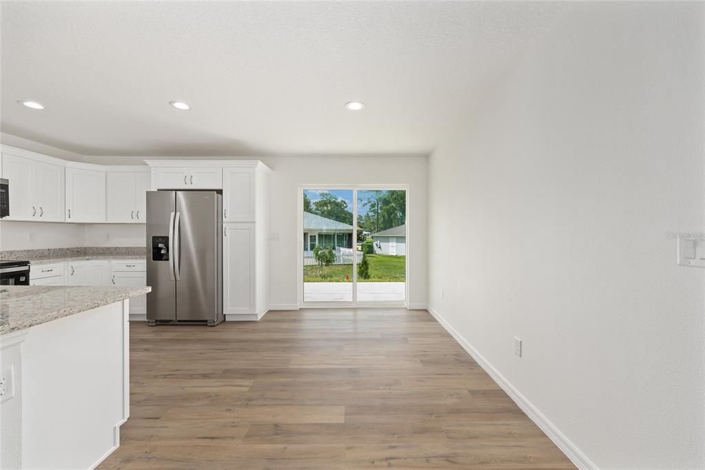 En Venta: $248,900 (3 camas, 2 baños, 1251 Pies cuadrados)