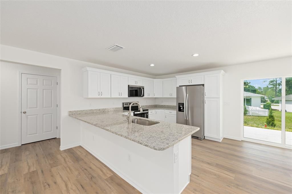 En Venta: $248,900 (3 camas, 2 baños, 1251 Pies cuadrados)