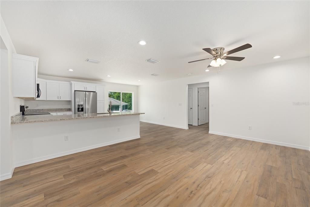 En Venta: $248,900 (3 camas, 2 baños, 1251 Pies cuadrados)