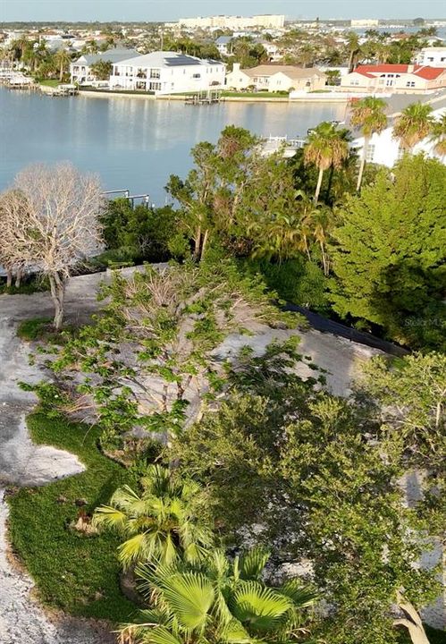 En Venta: $1,200,000 (0.34 acres)