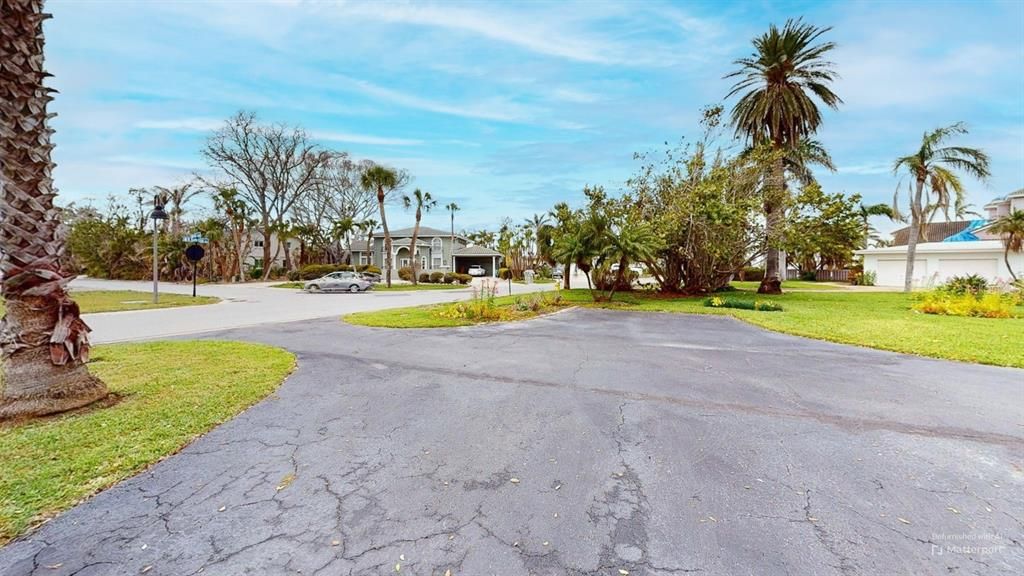 For Sale: $1,200,000 (0.28 acres)