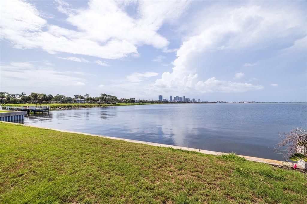 En Venta: $1,295,000 (0.29 acres)