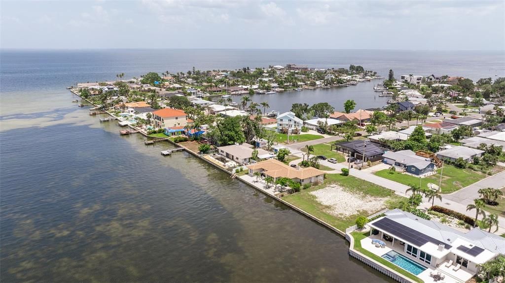 En Venta: $1,295,000 (0.29 acres)