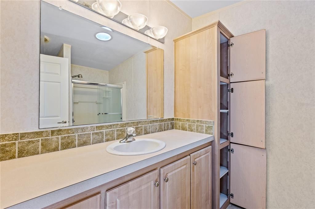 待售: $299,000 (3 贝兹, 2 浴室, 1421 平方英尺)