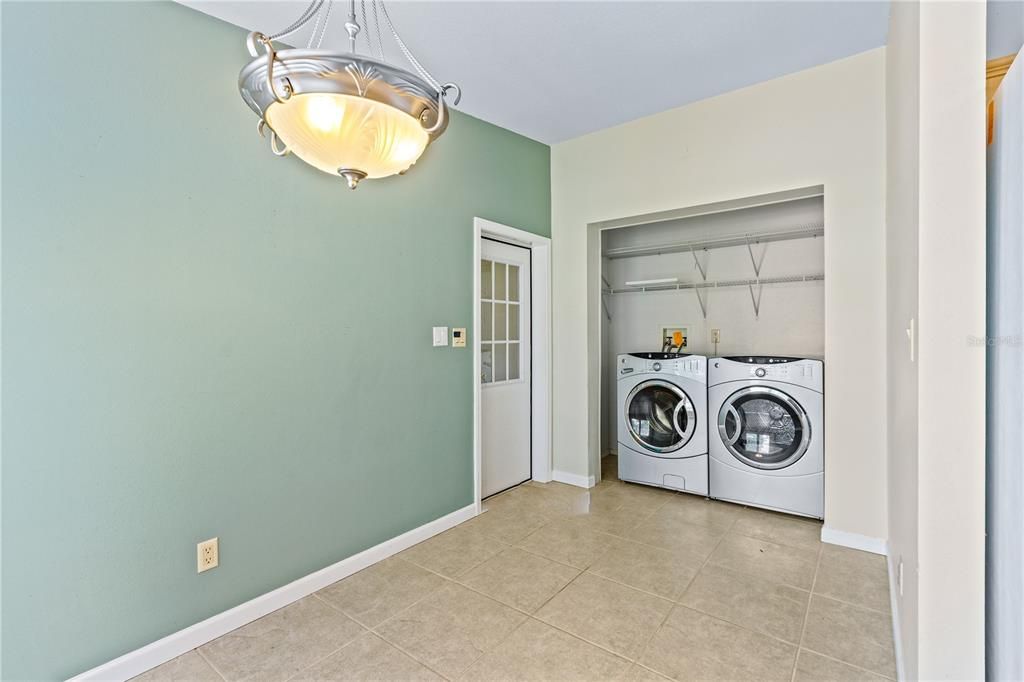 待售: $299,000 (3 贝兹, 2 浴室, 1421 平方英尺)