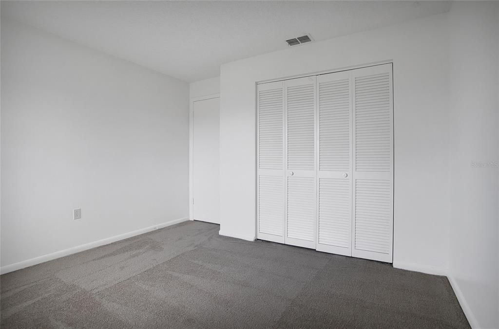 合同活跃: $1,345 (2 贝兹, 2 浴室, 1048 平方英尺)