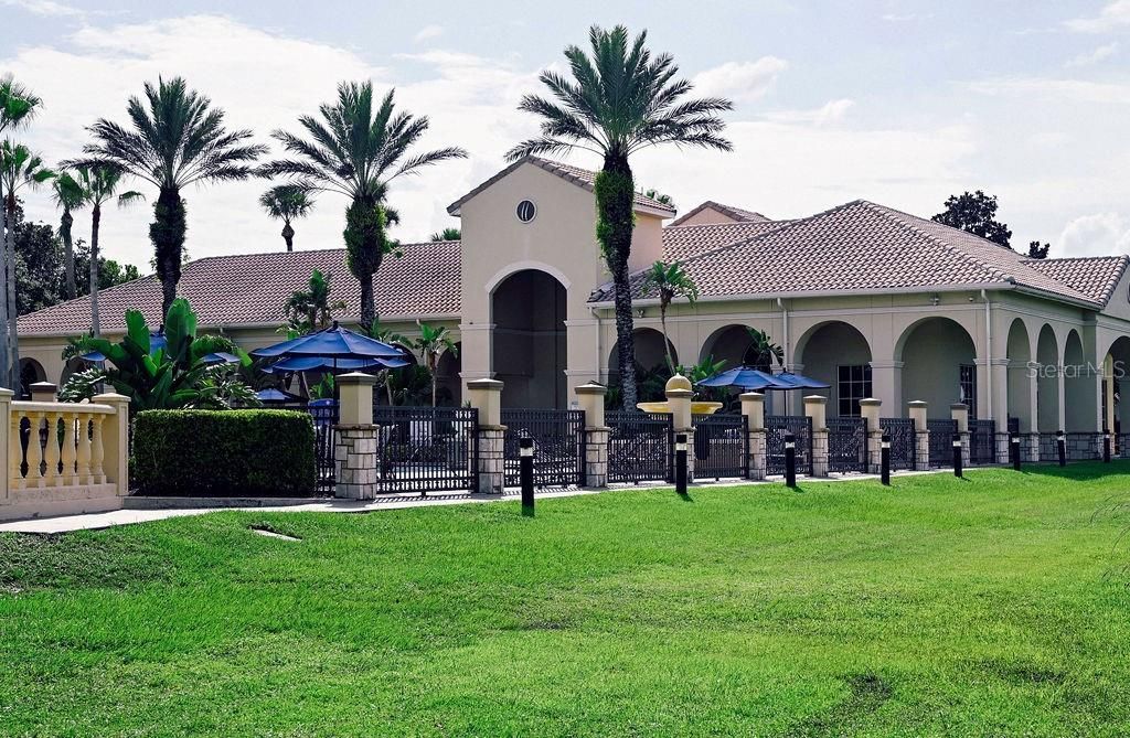 合同活跃: $350,000 (3 贝兹, 3 浴室, 2390 平方英尺)