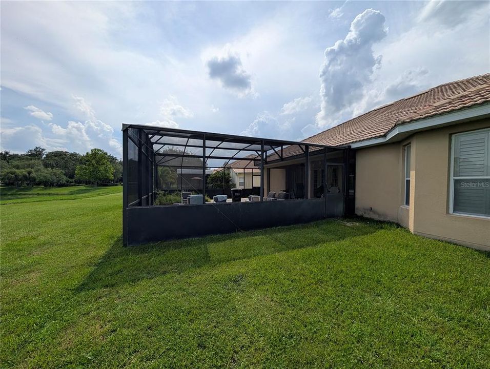 合同活跃: $350,000 (3 贝兹, 3 浴室, 2390 平方英尺)