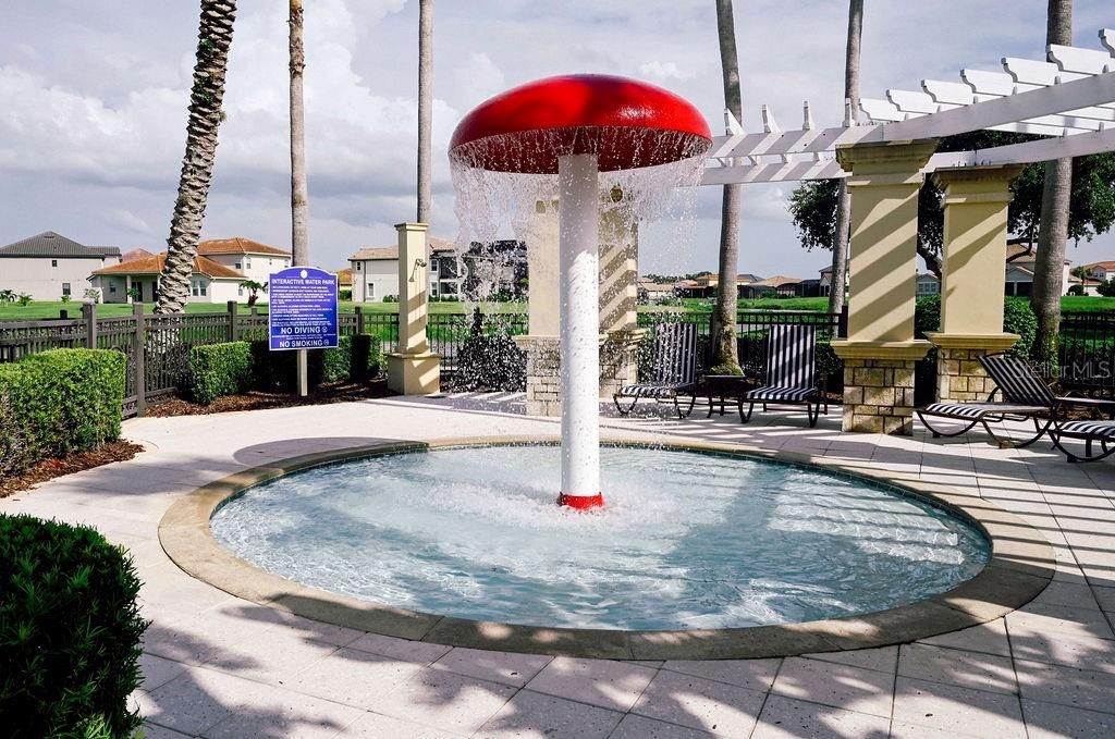 合同活跃: $350,000 (3 贝兹, 3 浴室, 2390 平方英尺)