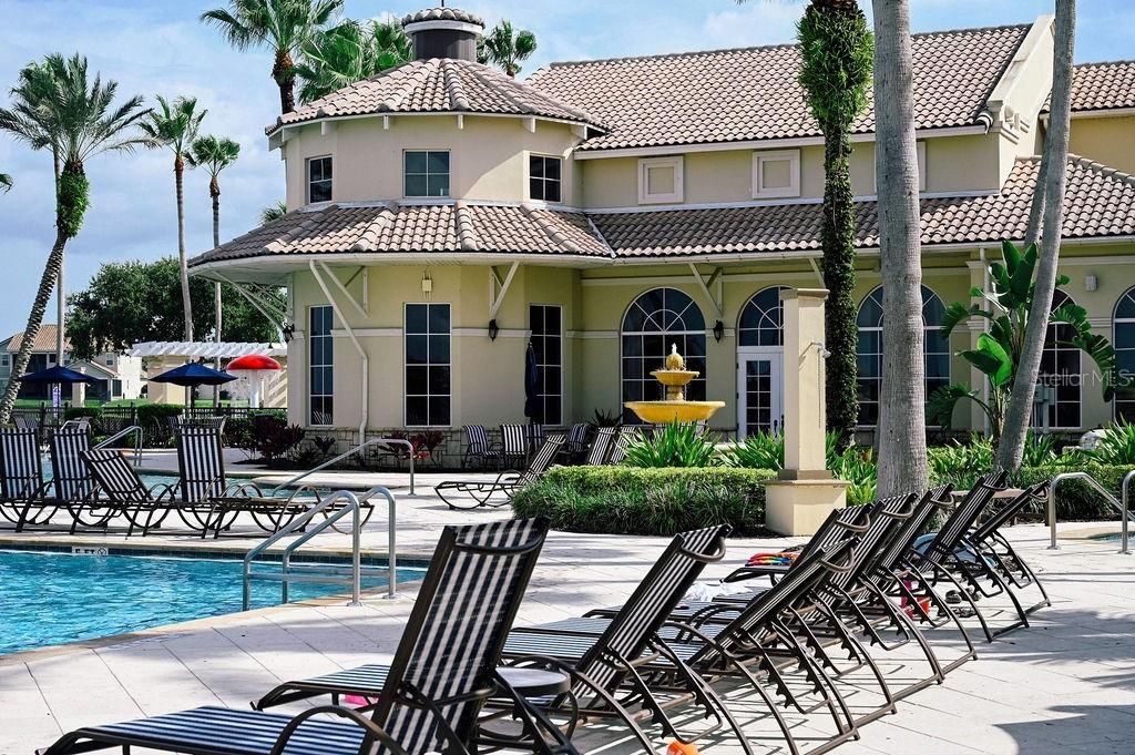 合同活跃: $350,000 (3 贝兹, 3 浴室, 2390 平方英尺)