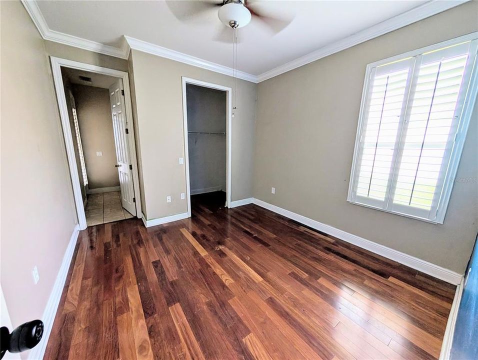 合同活跃: $350,000 (3 贝兹, 3 浴室, 2390 平方英尺)