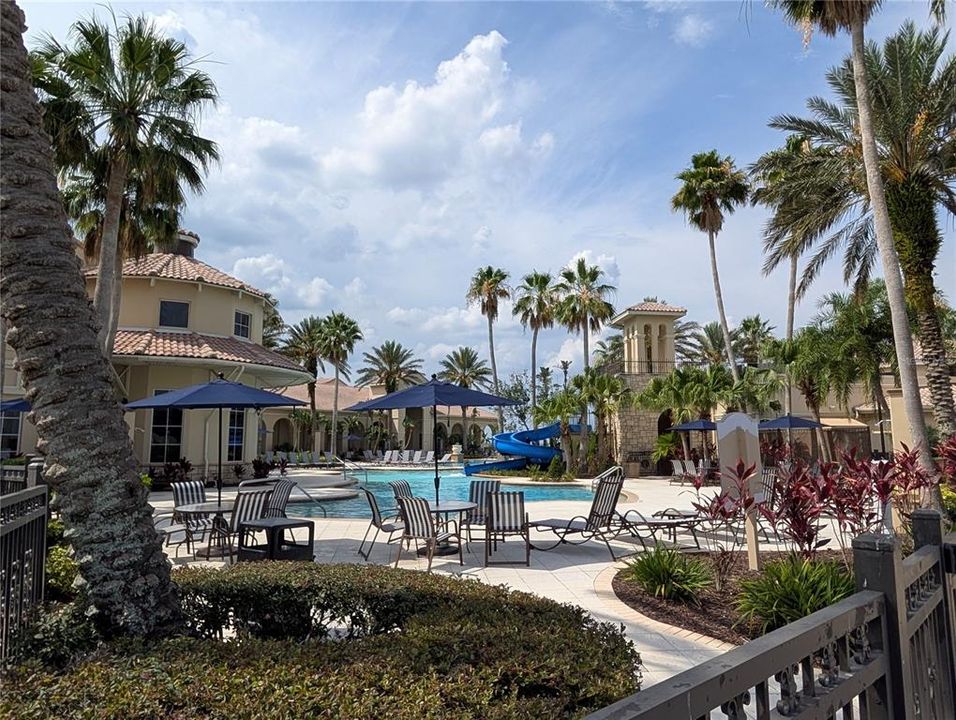 合同活跃: $350,000 (3 贝兹, 3 浴室, 2390 平方英尺)