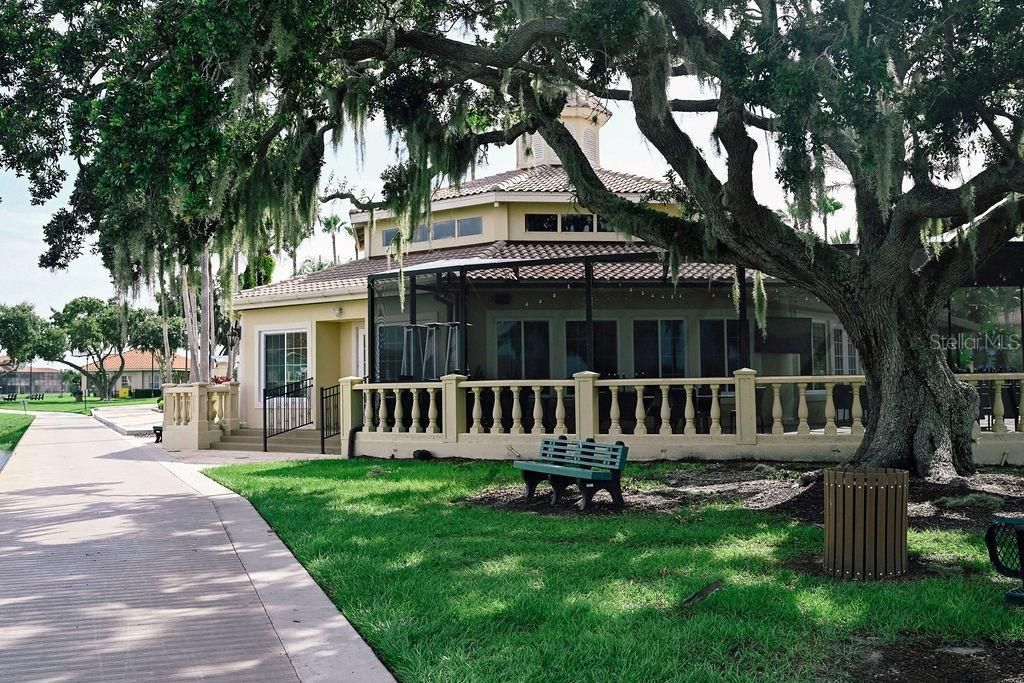 合同活跃: $350,000 (3 贝兹, 3 浴室, 2390 平方英尺)