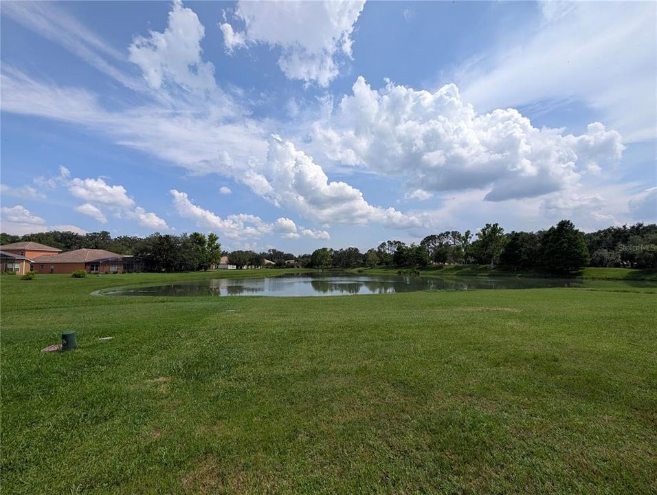 合同活跃: $350,000 (3 贝兹, 3 浴室, 2390 平方英尺)