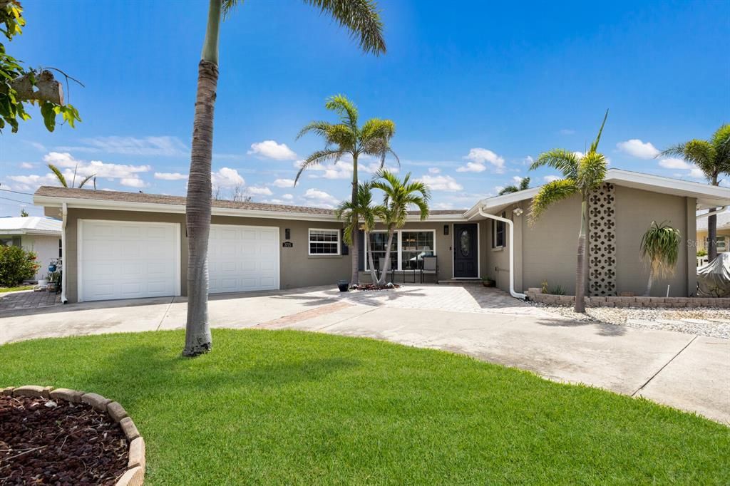 Недавно продано: $840,000 (2 спален, 2 ванн, 1573 Квадратных фут)