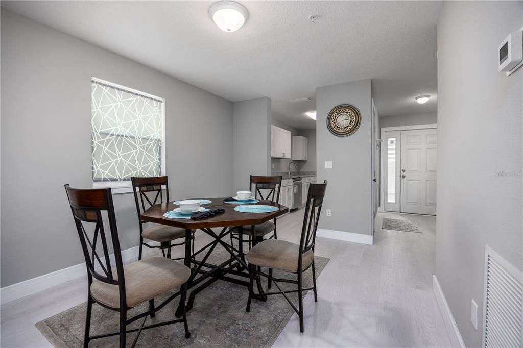 待售: $139,900 (2 贝兹, 1 浴室, 1164 平方英尺)