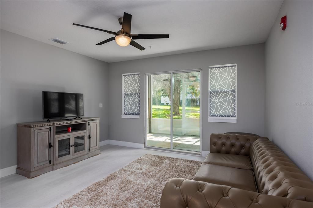 待售: $139,900 (2 贝兹, 1 浴室, 1164 平方英尺)