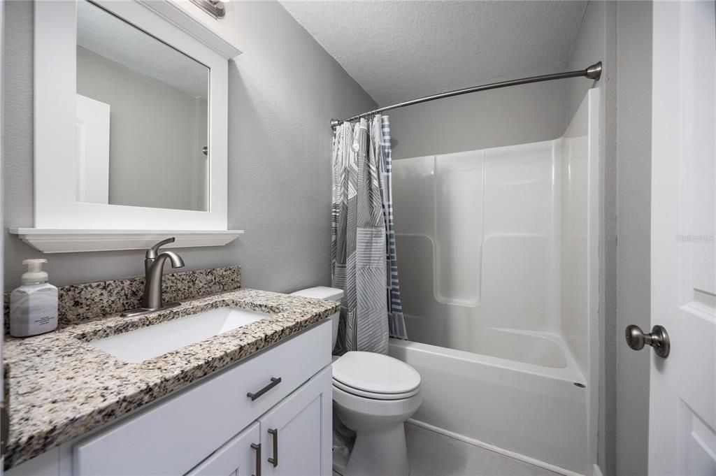 待售: $139,900 (2 贝兹, 1 浴室, 1164 平方英尺)