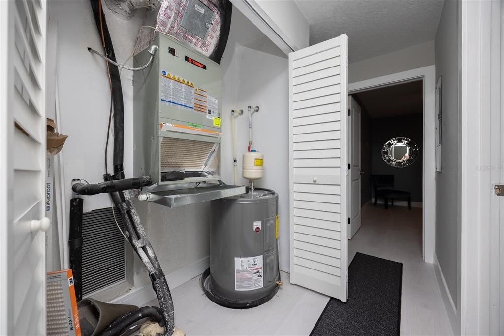 待售: $139,900 (2 贝兹, 1 浴室, 1164 平方英尺)