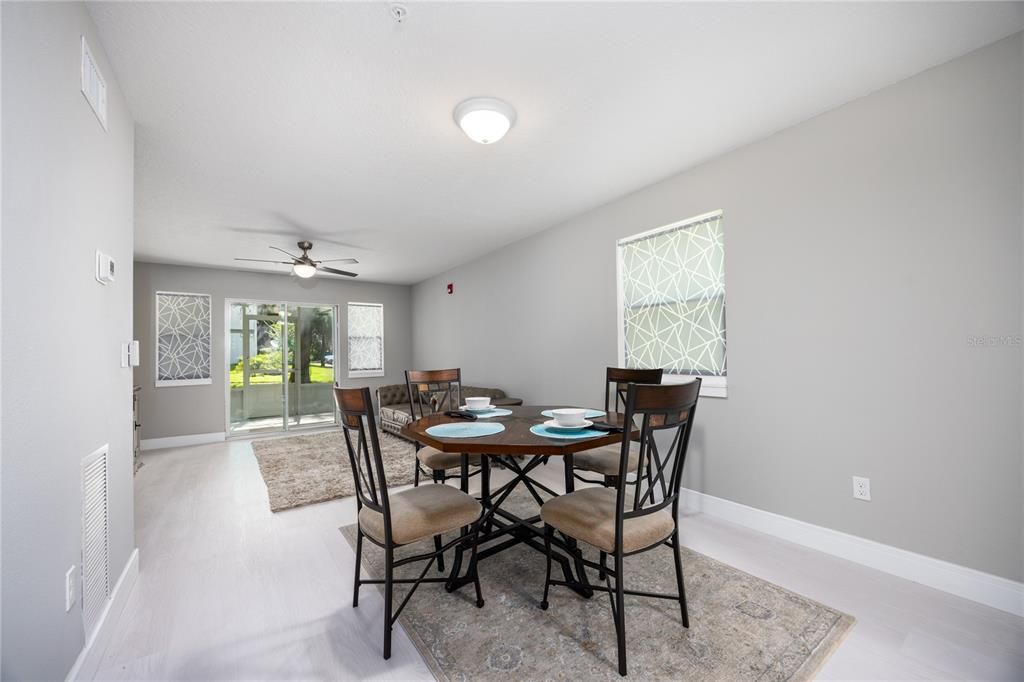 待售: $139,900 (2 贝兹, 1 浴室, 1164 平方英尺)