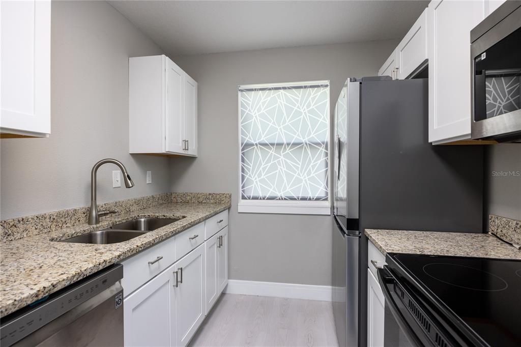 待售: $139,900 (2 贝兹, 1 浴室, 1164 平方英尺)