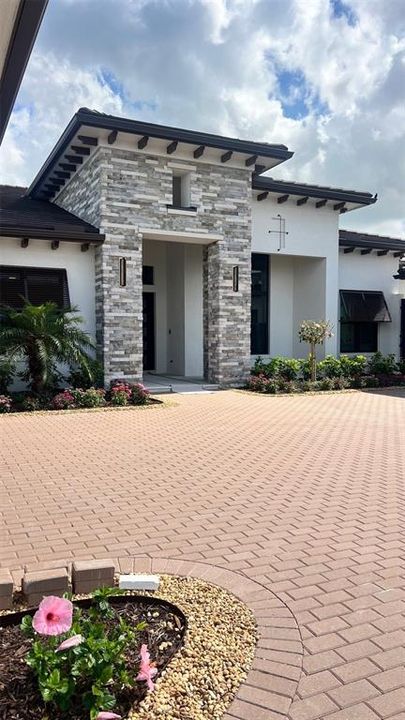 Recently Sold: $3,420,500 (4 beds, 5 baths, 4642 Square Feet)