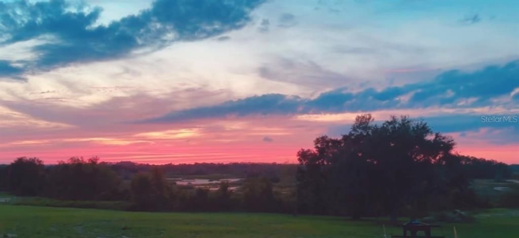 Activo con contrato: $970,000 (3 camas, 2 baños, 3132 Pies cuadrados)